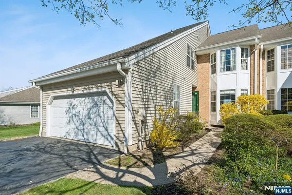 $685,000 | 163 Dezenzo Lane, West Orange, NJ 07052