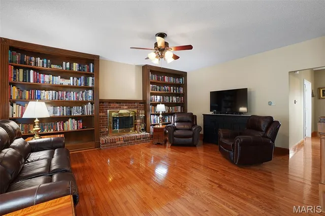 $450,000 | 200 Morning Dew Court, St. Peters, MO 63376