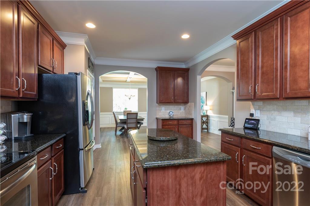 431 Sheltered Cove Court Fort Mill, SC 29708 - Photo 14 of 43 Gallery Image 14