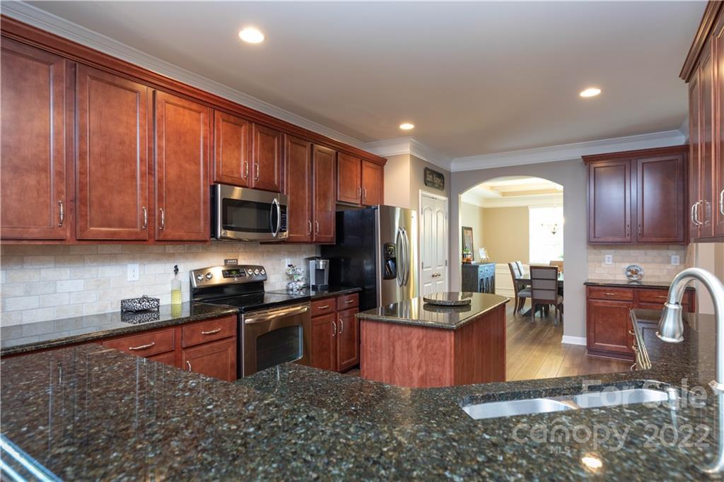 431 Sheltered Cove Court Fort Mill, SC 29708 - Photo 19 of 43 Gallery Image 19
