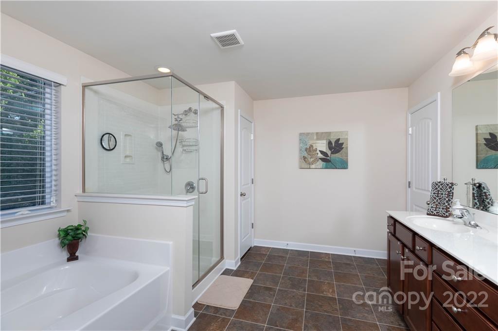 431 Sheltered Cove Court Fort Mill, SC 29708 - Photo 34 of 43 Gallery Image 34