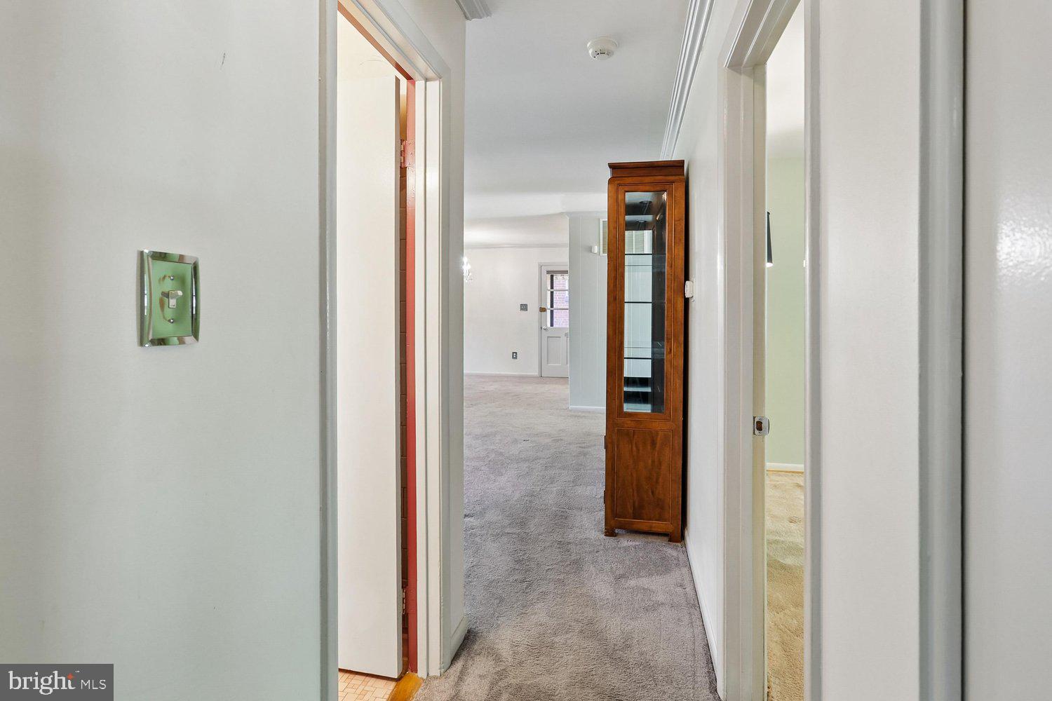 902 Malta Lane Silver Spring, MD 20901 - Photo 33 of 53 Hallway