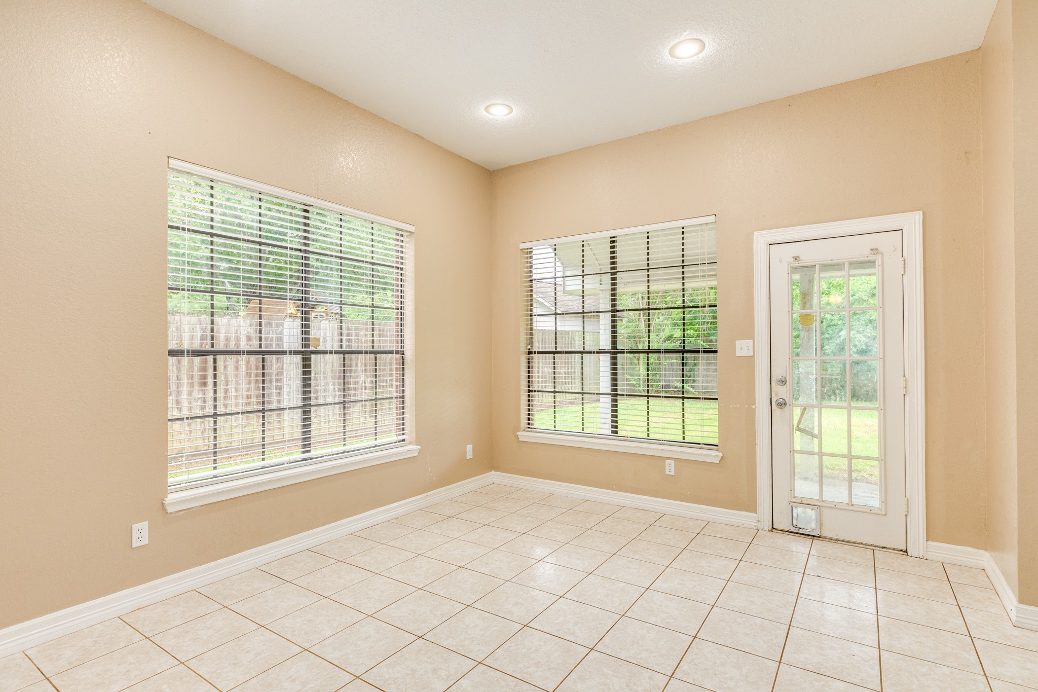 224 North Ranch House Road Angleton, TX 77515 - Photo 14 of 30