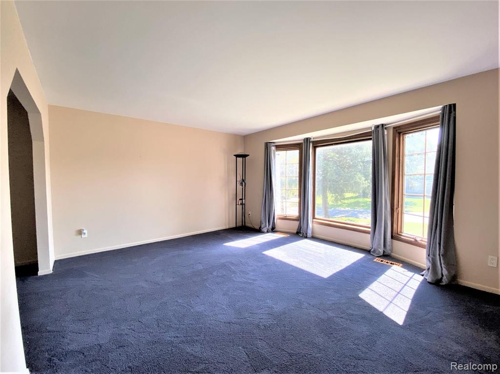 20230 Rippling Lane Northville, MI 48167 - Photo 11 of 32