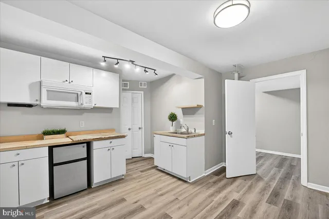 $3,300 | 9518 Miranda Court, Fairfax, VA 22031