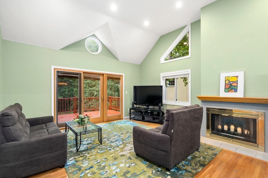 77 Ardmore Road Needham, MA 02494 - Photo 3 of 22