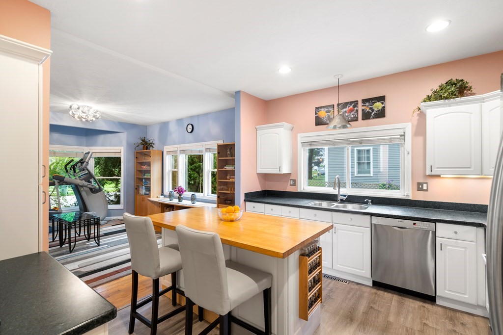 77 Ardmore Road Needham, MA 02494 - Photo 9 of 22