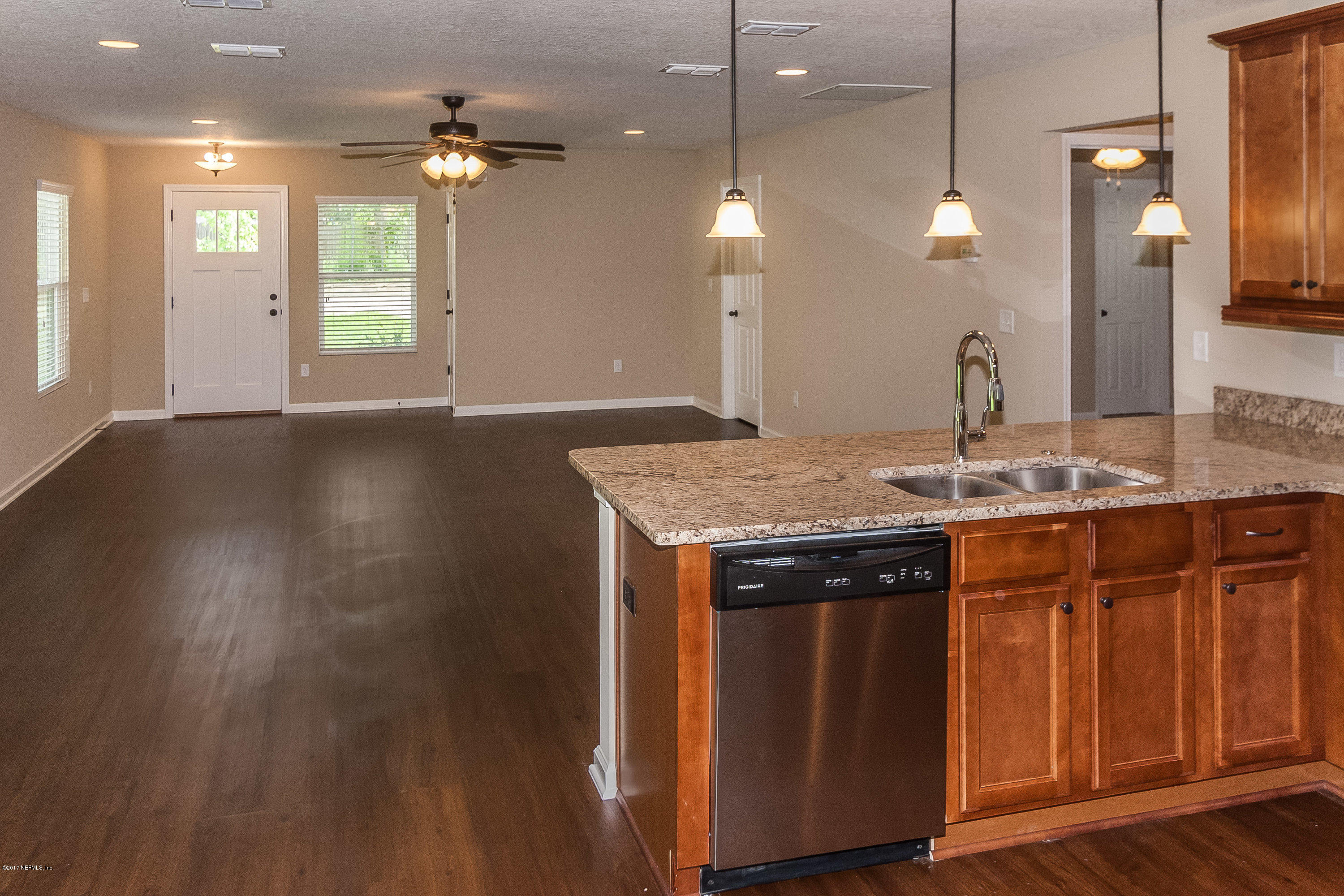 4258 Adirolf Road Jacksonville, FL 32207 - Photo 13 of 27 Granite counters