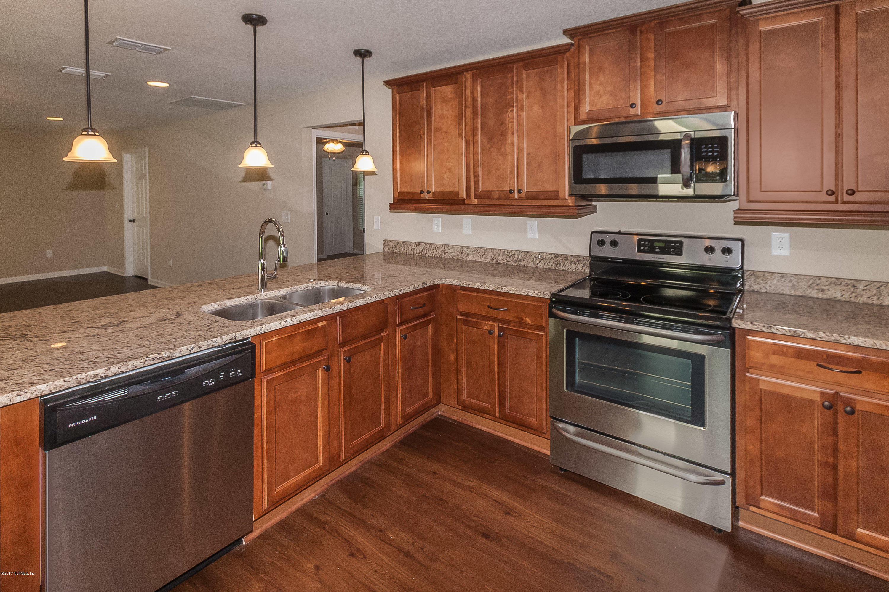 4258 Adirolf Road Jacksonville, FL 32207 - Photo 14 of 27 Pendant lights