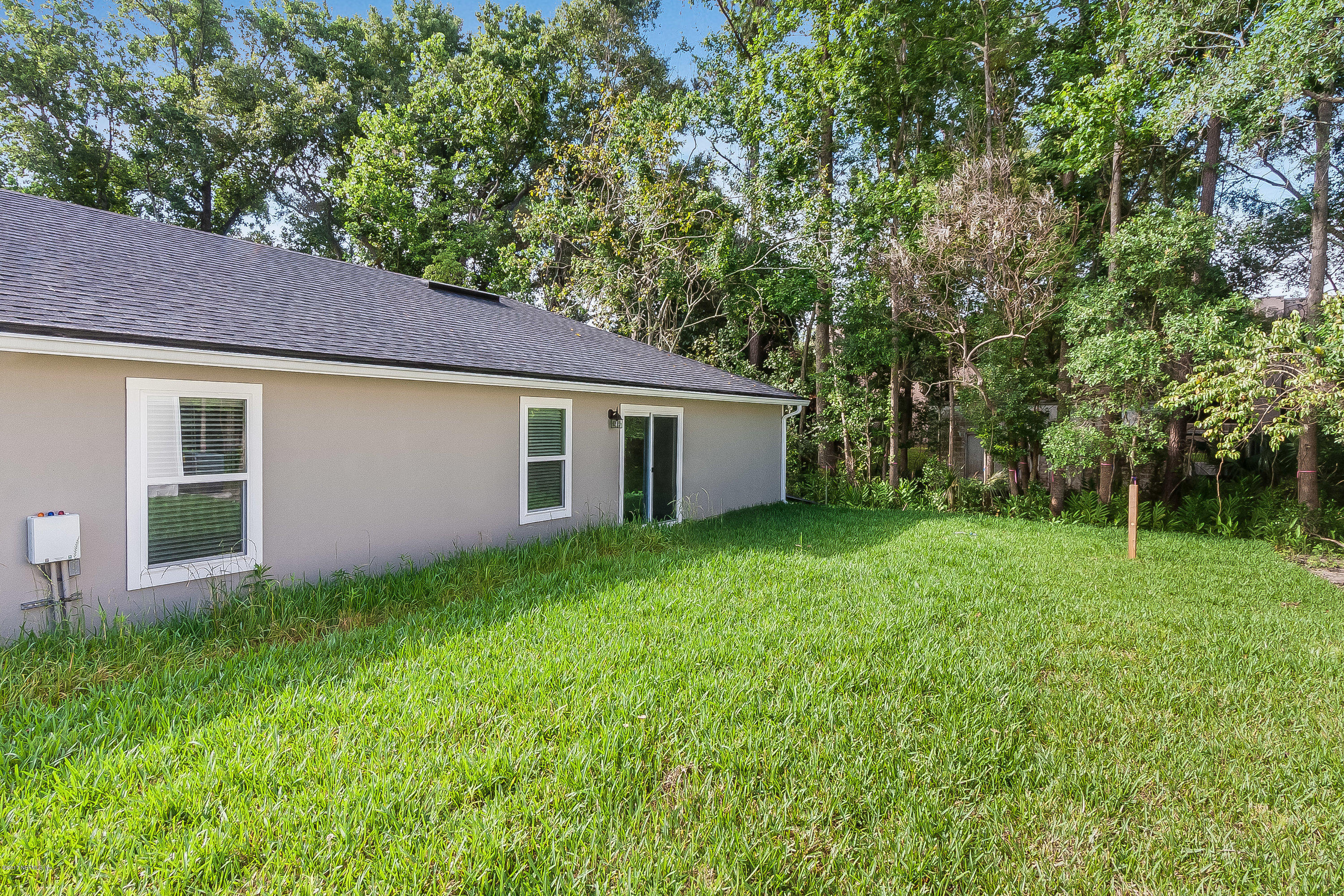 4258 Adirolf Road Jacksonville, FL 32207 - Photo 24 of 27 Yard