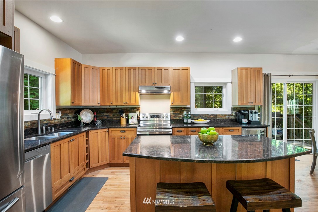 10900 Warren Road Northwest Silverdale, WA 98383 - Photo 11 of 37 Gallery Image 11