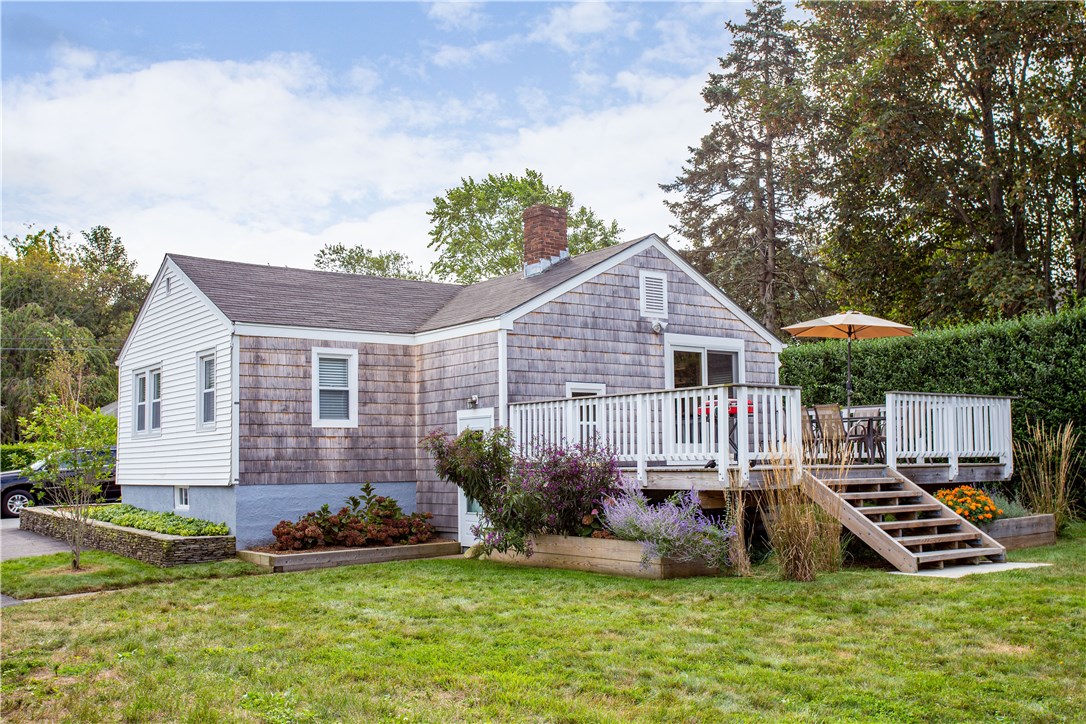 35 Rosa Road Middletown, RI 02842 - Photo 1 of 31