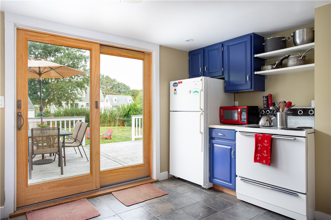 35 Rosa Road Middletown, RI 02842 - Photo 19 of 31