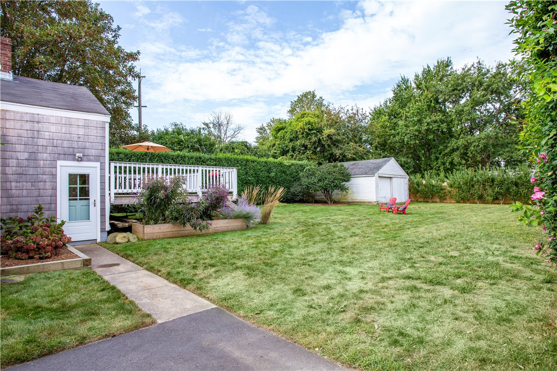 35 Rosa Road Middletown, RI 02842 - Photo 3 of 31
