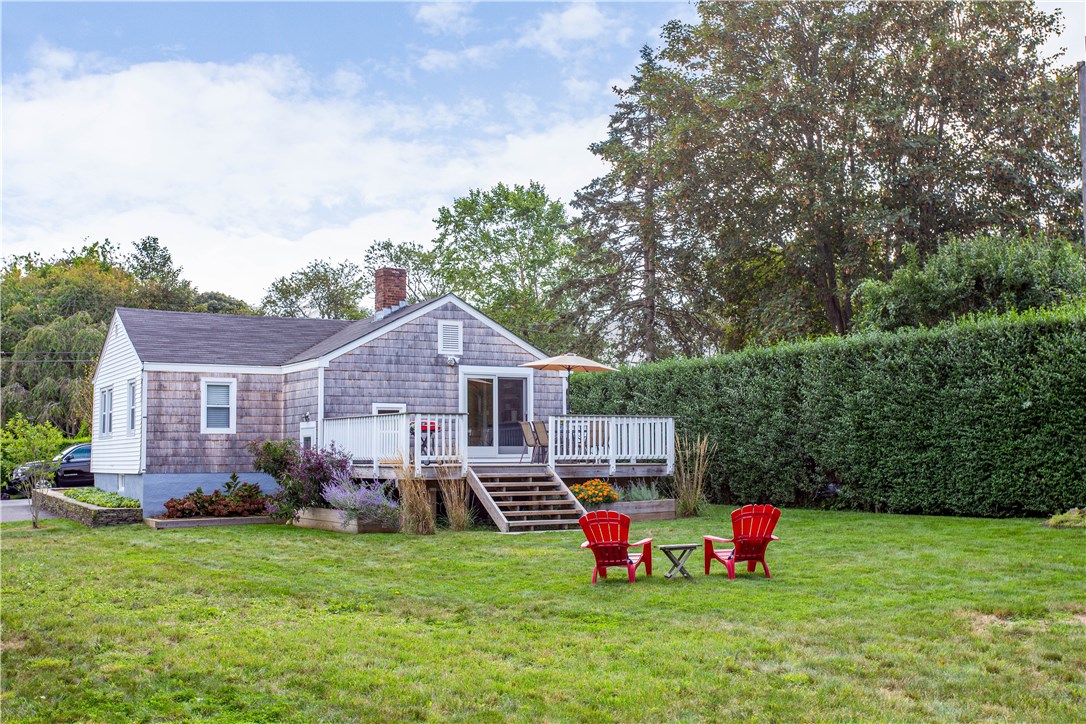 35 Rosa Road Middletown, RI 02842 - Photo 4 of 31