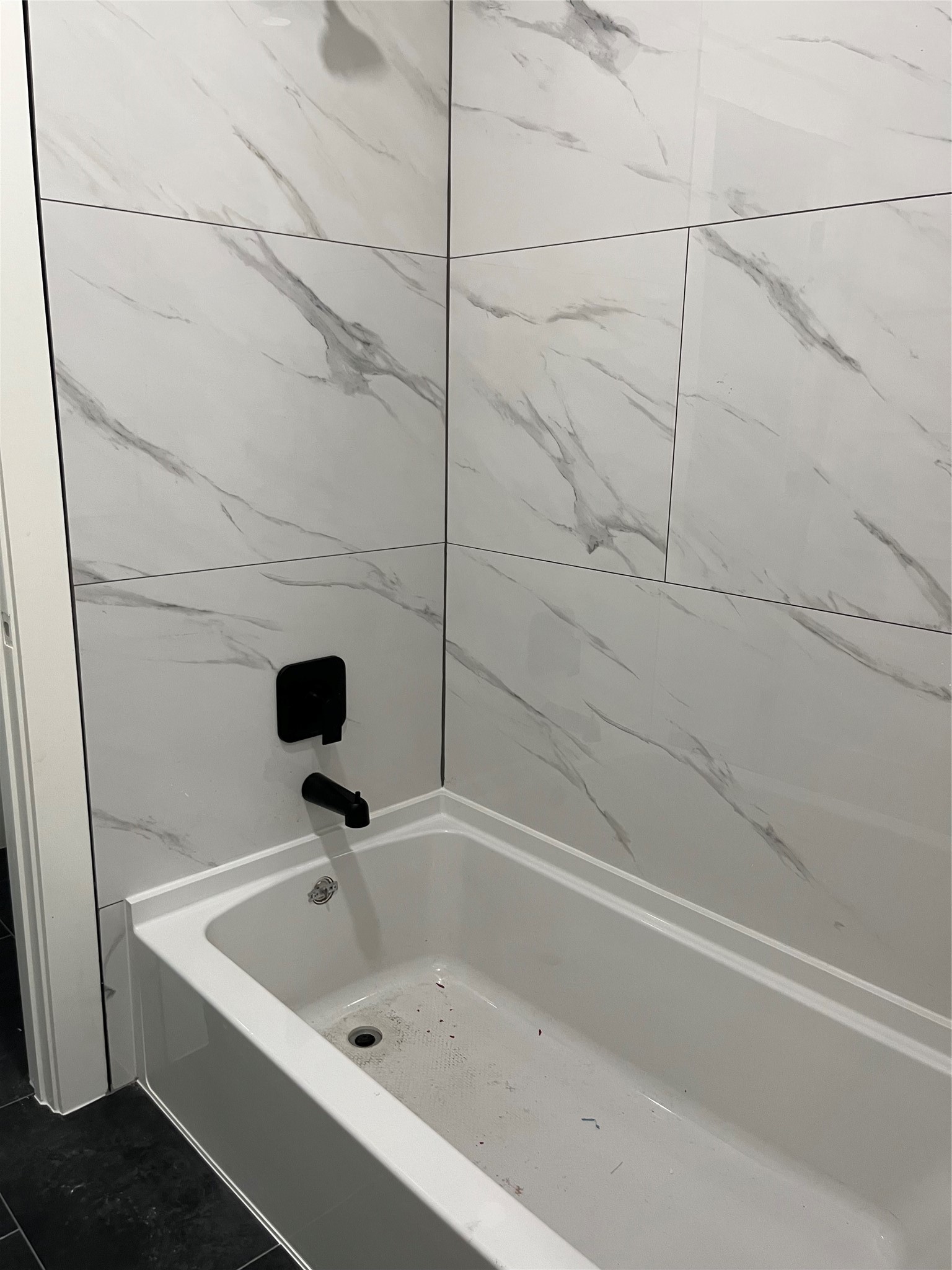8900 Kulow Road Sealy, TX 77474 - Photo 24 of 28 Jack n Jill tub