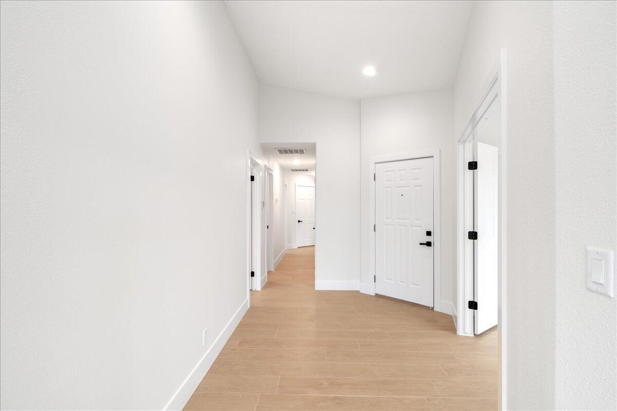 872 West 680 North St. George, UT 84770 - Photo 9 of 48 Entry