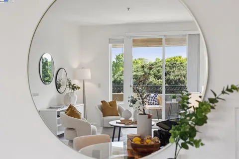$798,888 | 401 South Norfolk Street, Unit 305, San Mateo, CA 94401