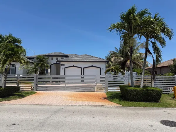 $2,000 | 18405 Southwest 132nd Avenue, Unit 18405, Miami, FL 33177