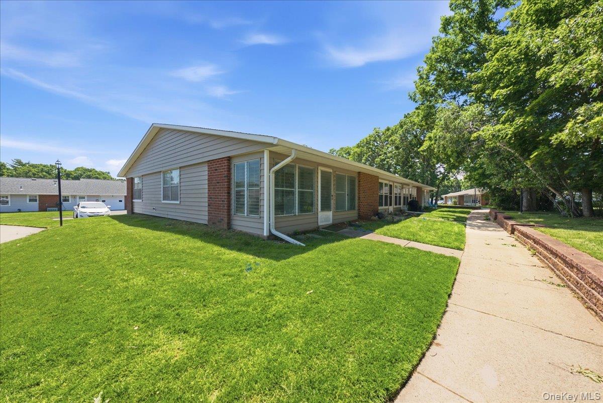 158 Falmouth Court, Unit A Ridge, NY 11961 - Photo 2 of 23