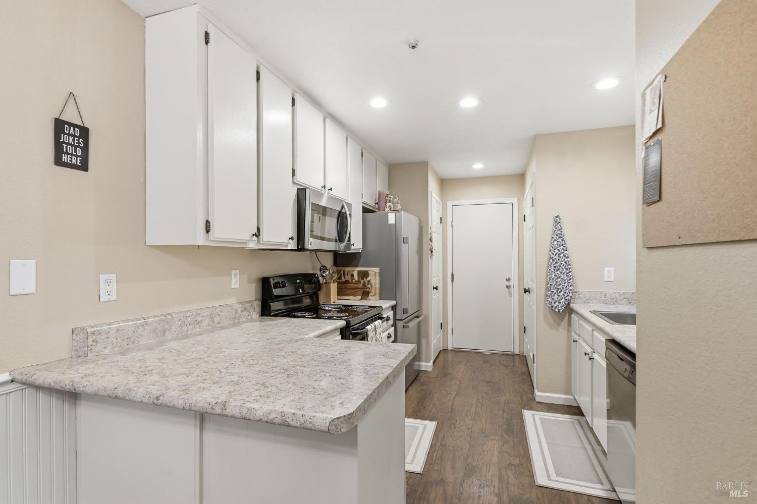 7078 Avenida Cala Rohnert Park, CA 94928 - Photo 29 of 46
