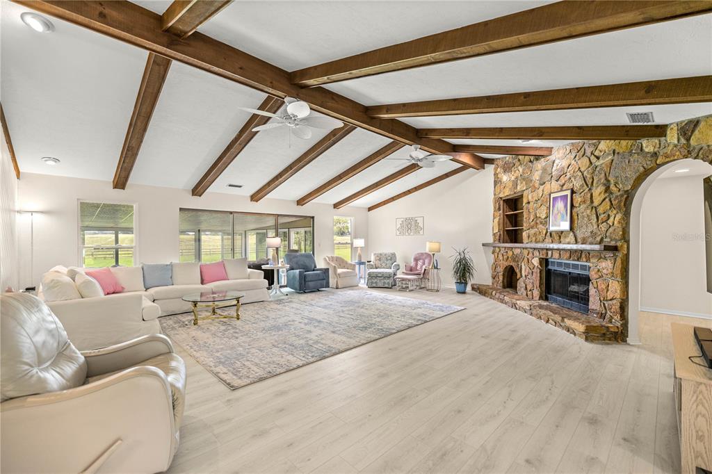 12131 Northeast 10th Terrace Anthony, FL 32617 - Photo 15 of 49