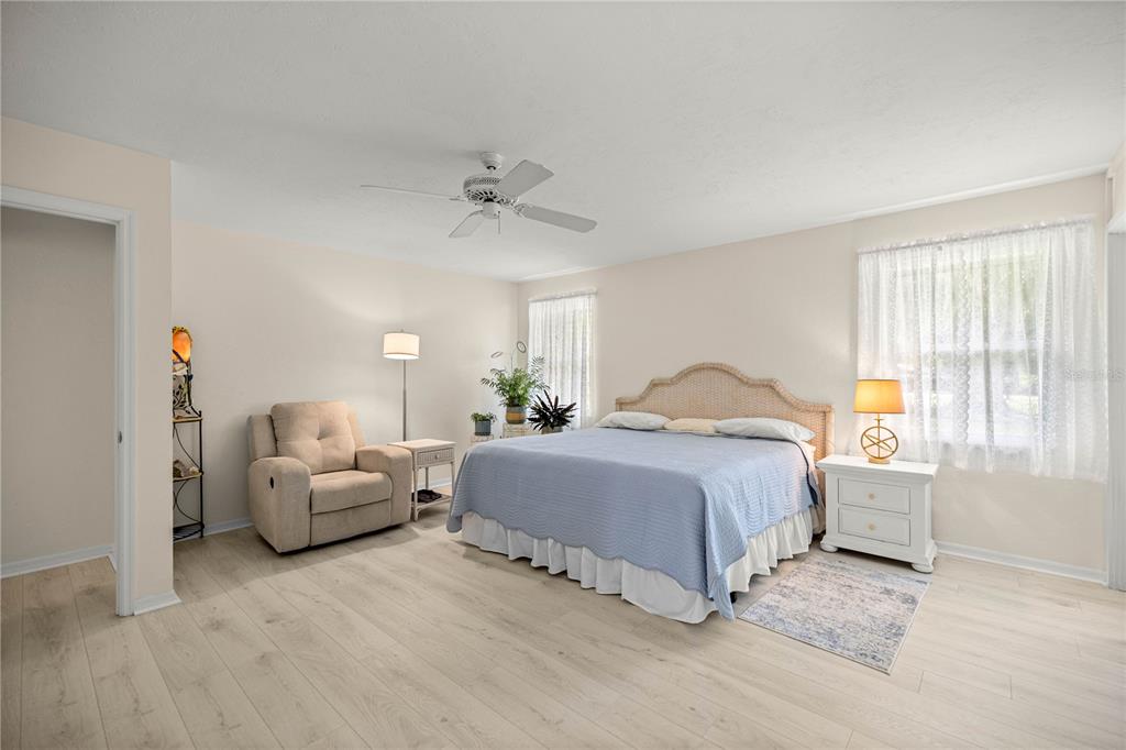 12131 Northeast 10th Terrace Anthony, FL 32617 - Photo 16 of 49