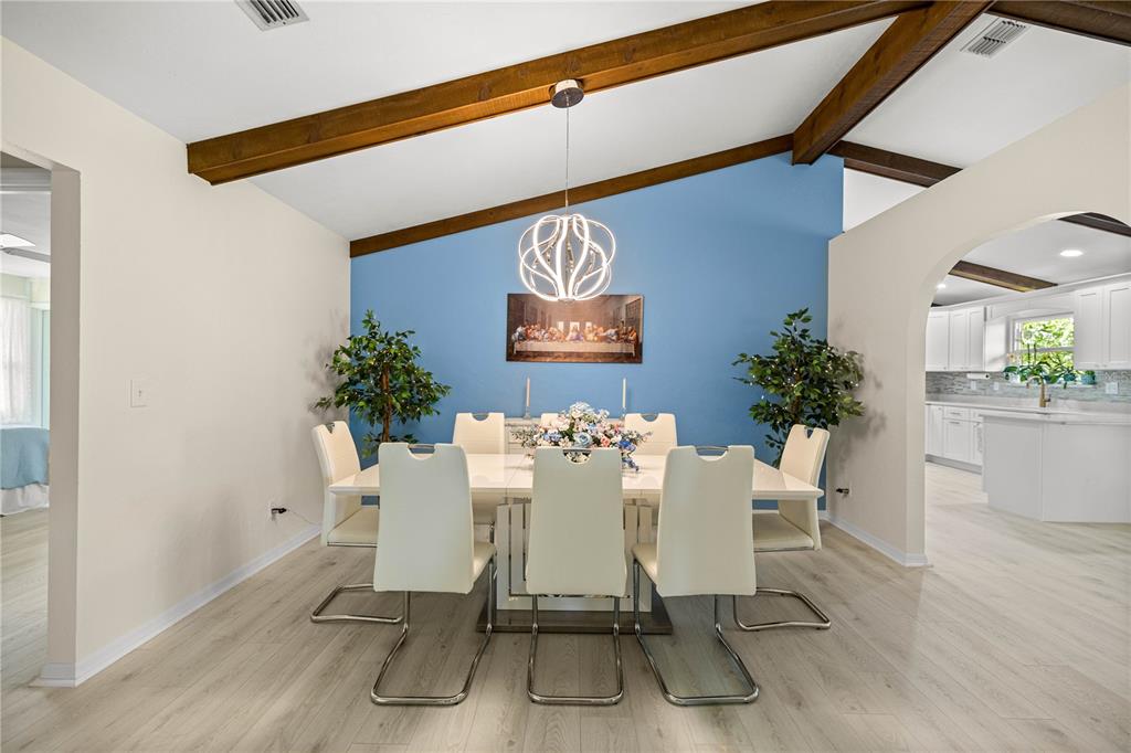 12131 Northeast 10th Terrace Anthony, FL 32617 - Photo 8 of 49