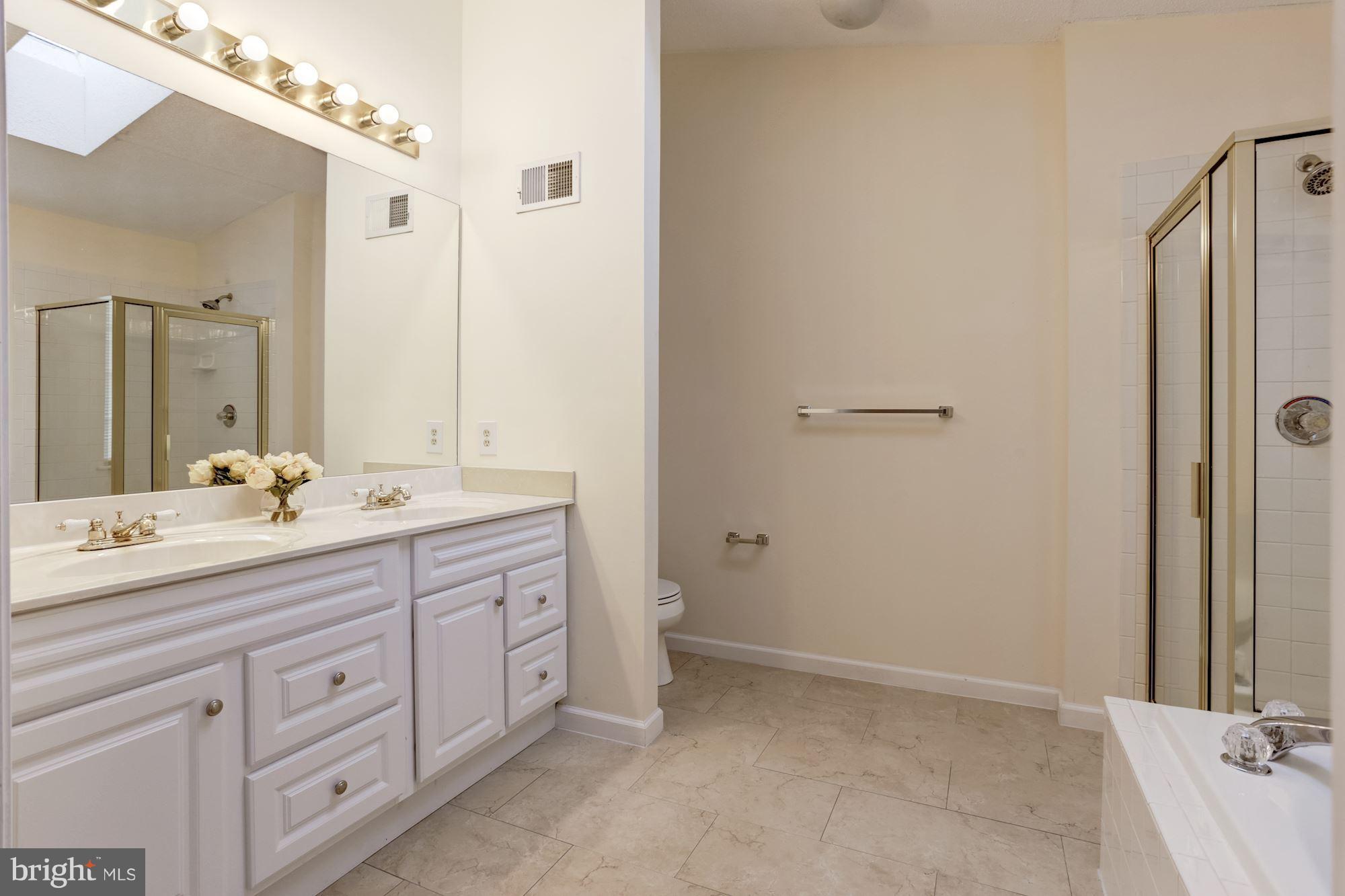 2101 Blue Knob Terrace Silver Spring, MD 20906 - Photo 17 of 28 Bath (Master)