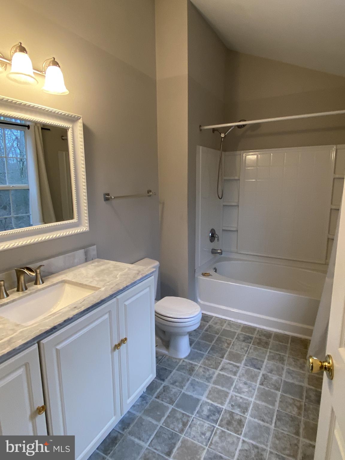 5 Sycamore Lane Bear, DE 19701 - Photo 22 of 38 Primary Bath w/ Tub