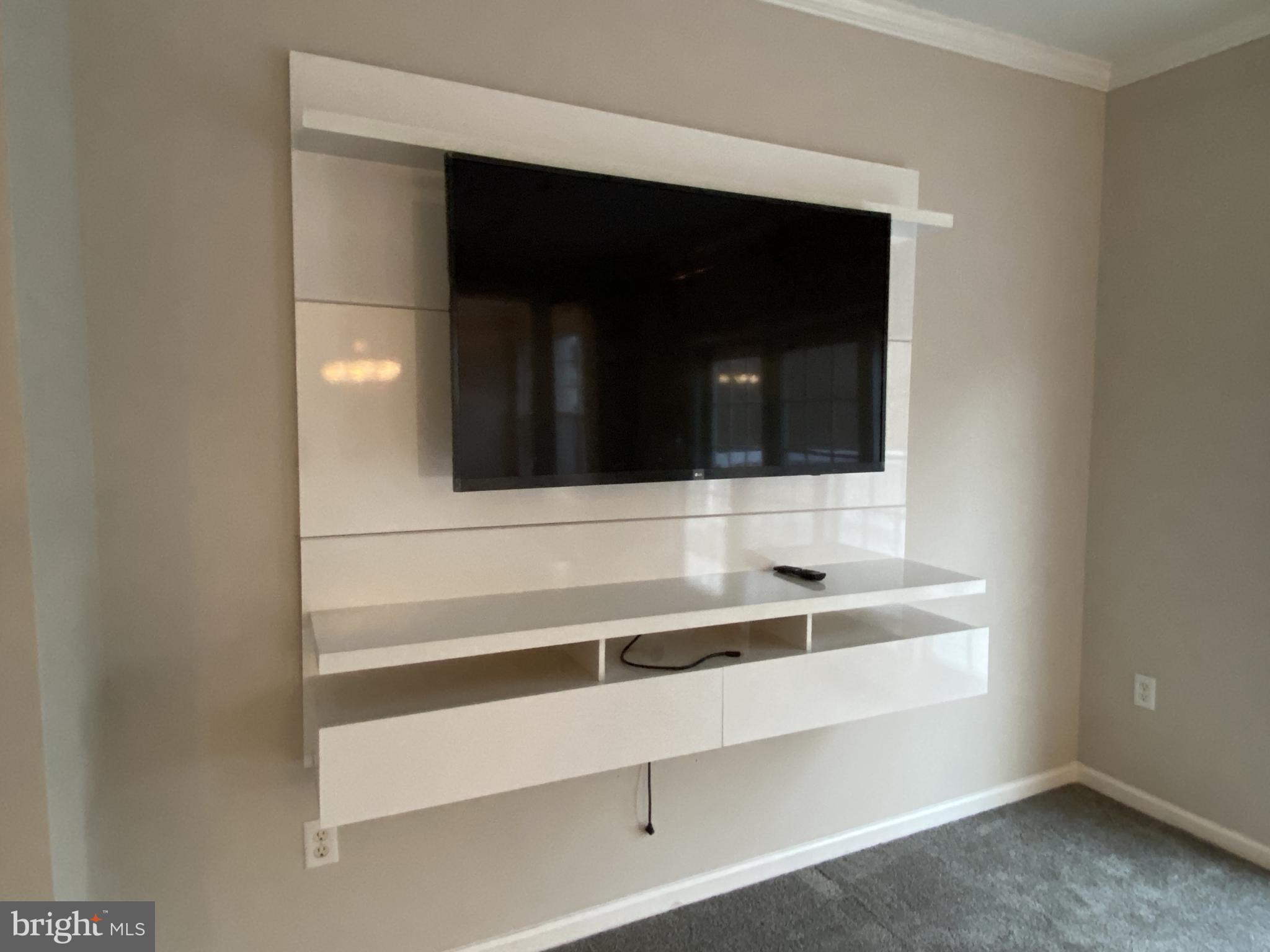 5 Sycamore Lane Bear, DE 19701 - Photo 6 of 38 TV & TV Entertainment Center Included in Rent