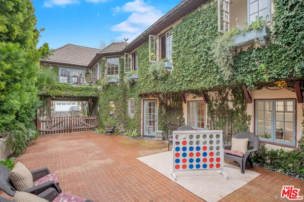 $4,595,000 | 2917 North Poinsettia Avenue, Manhattan Beach, CA 90266
