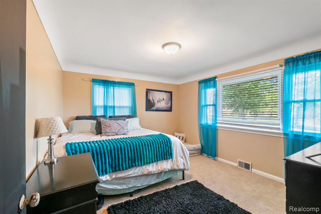 6736 Lakeshore Road Lexington, MI 48450 - Photo 33 of 54 Gallery Image 33