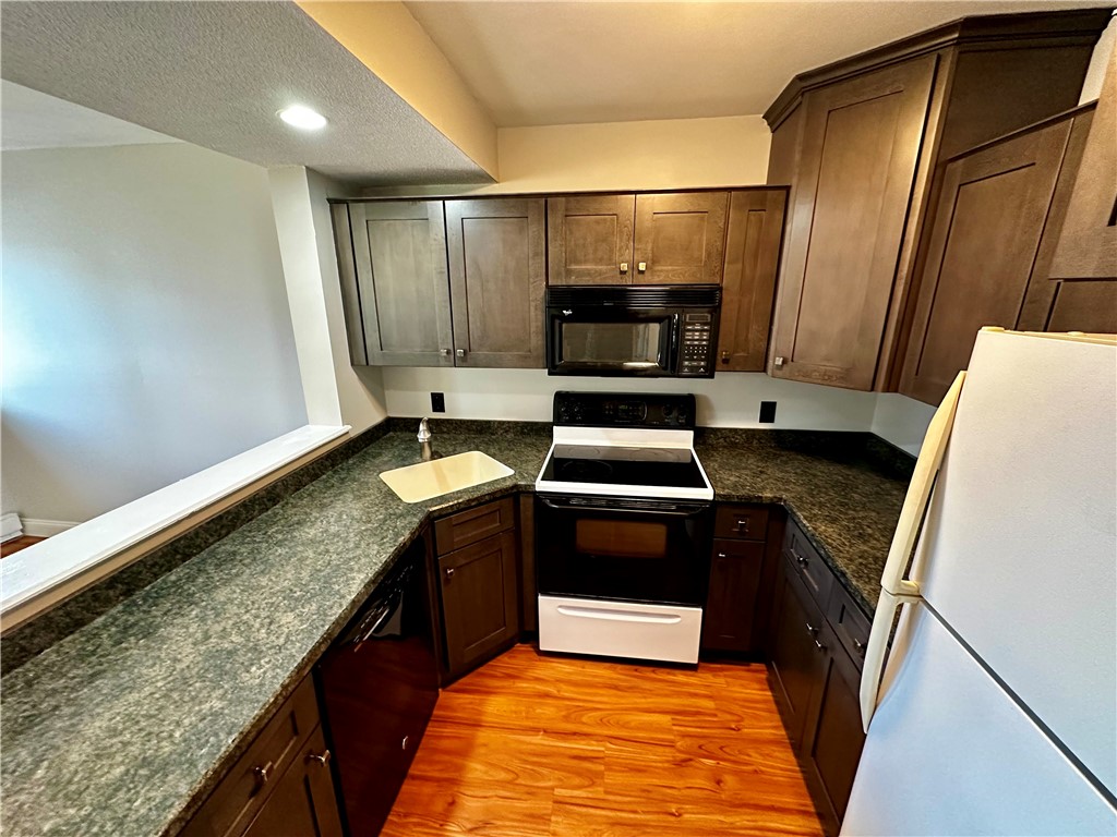 Fully Applianced Kitchen