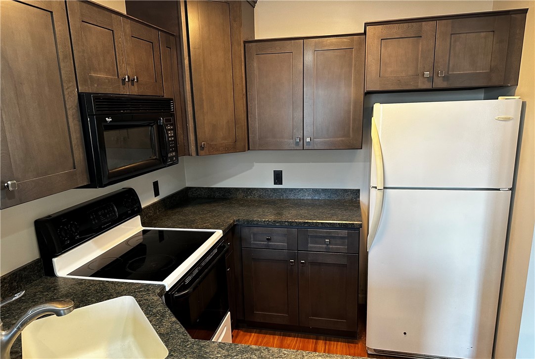 Fully Applianced Kitchen