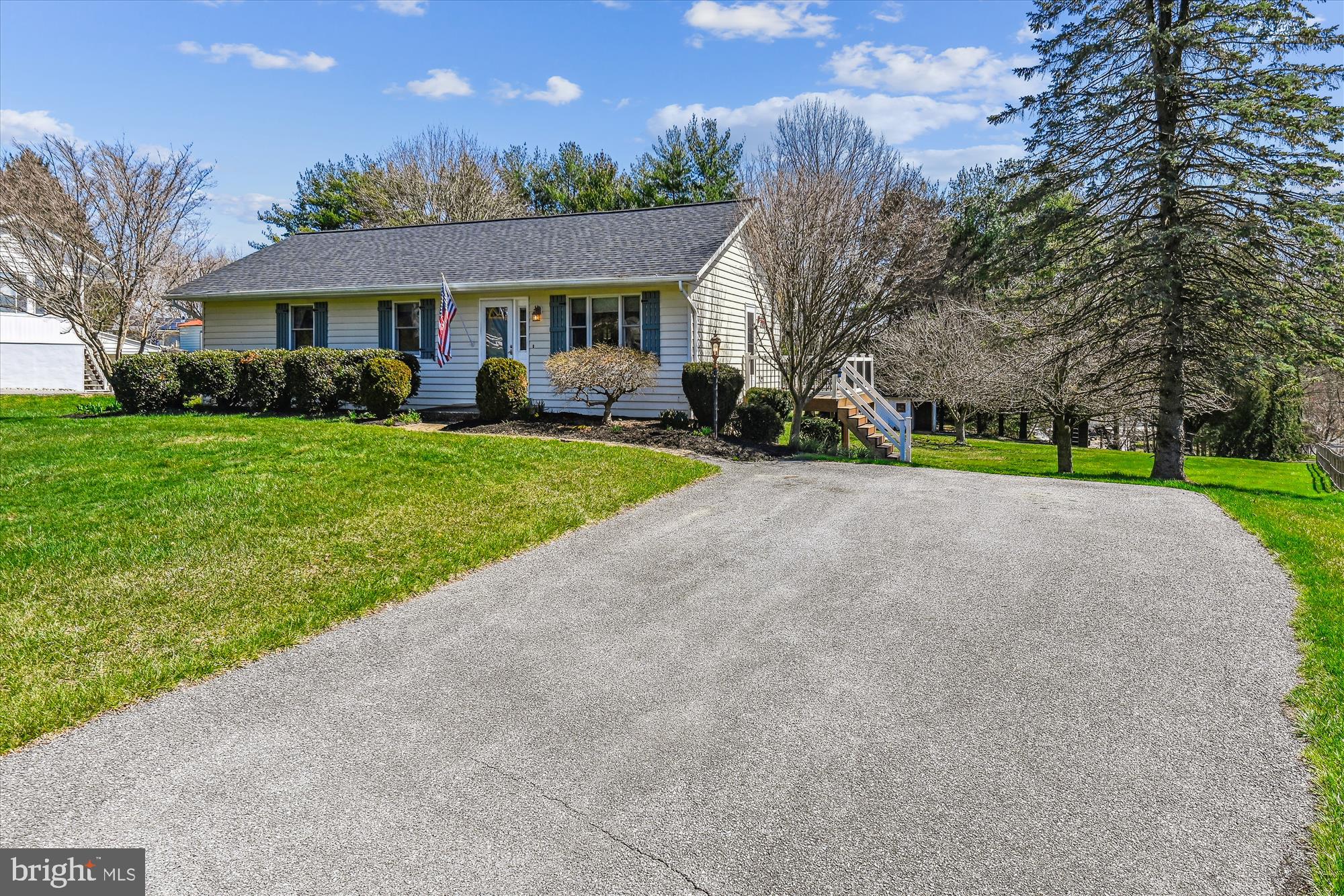 4517 Foxtail Road Hampstead, MD 21074 - Photo 11 of 44 Parking