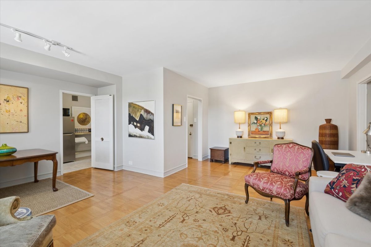 1585 Ridge Avenue, Unit 309 Evanston, IL 60201 - Photo 8 of 16
