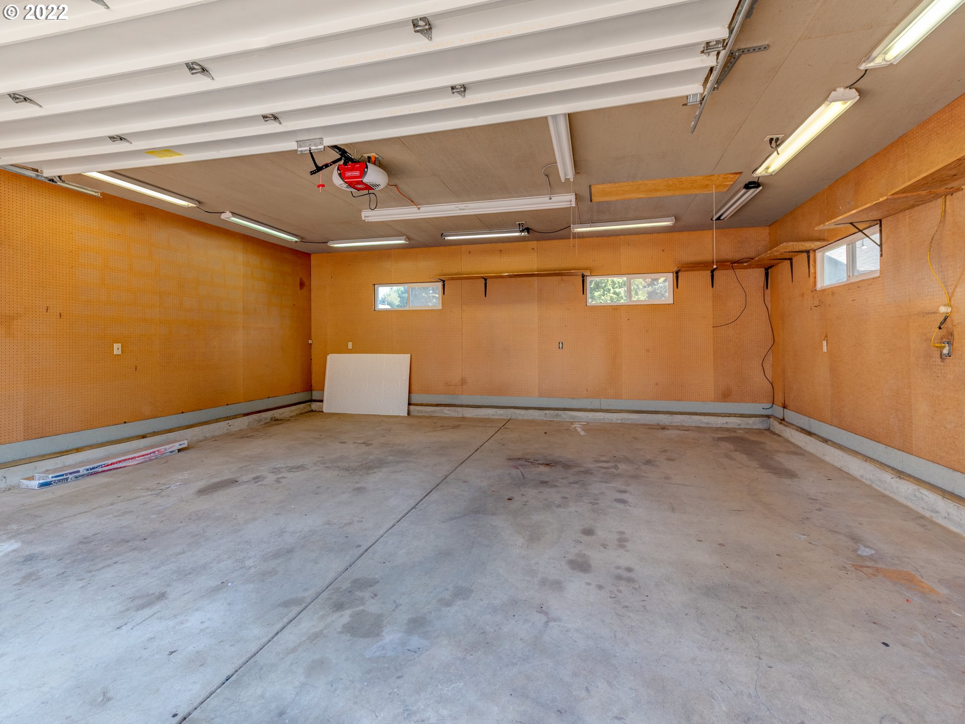 787 66th Street Springfield, OR 97478 - Photo 4 of 32
