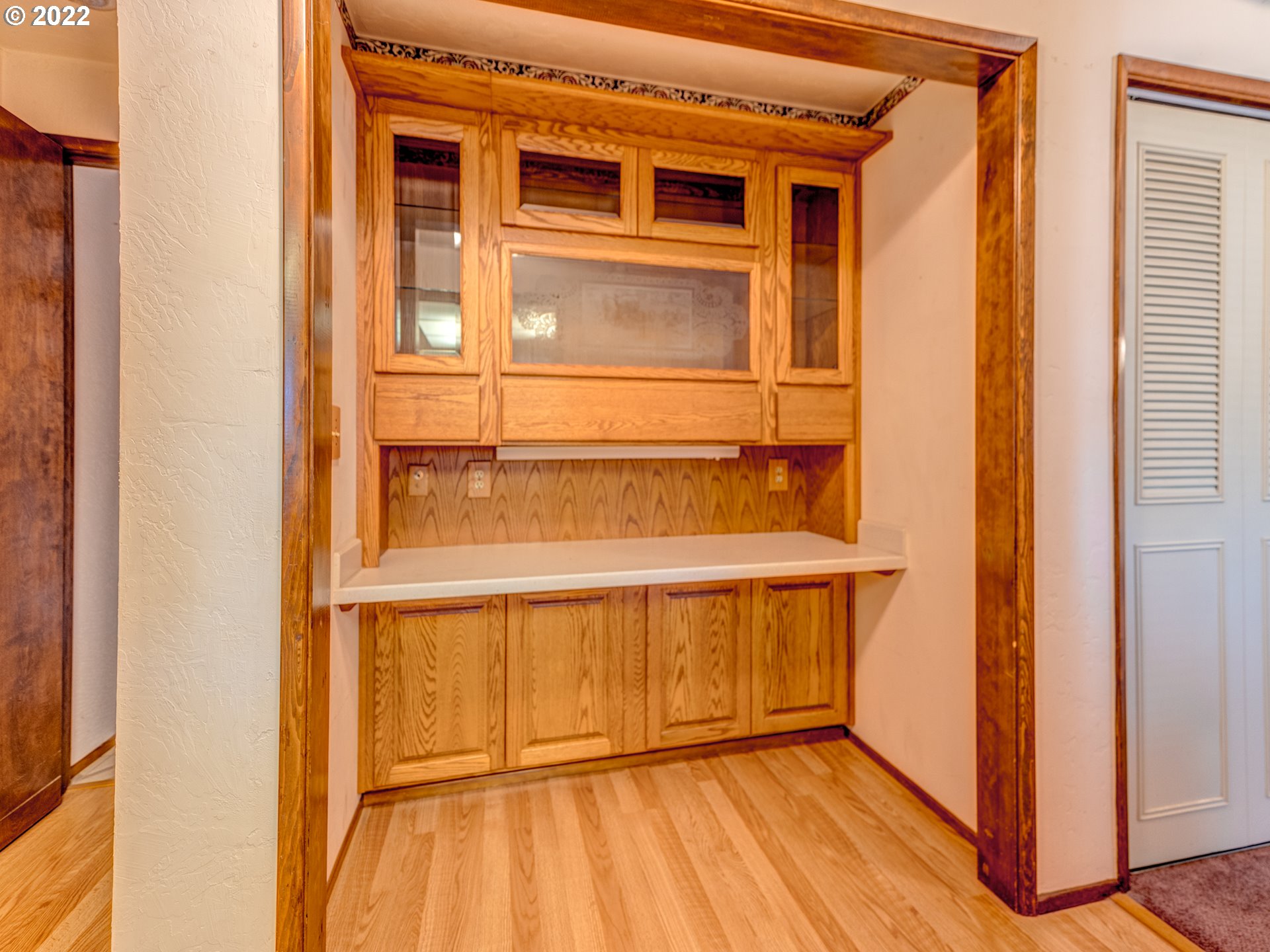 787 66th Street Springfield, OR 97478 - Photo 10 of 32
