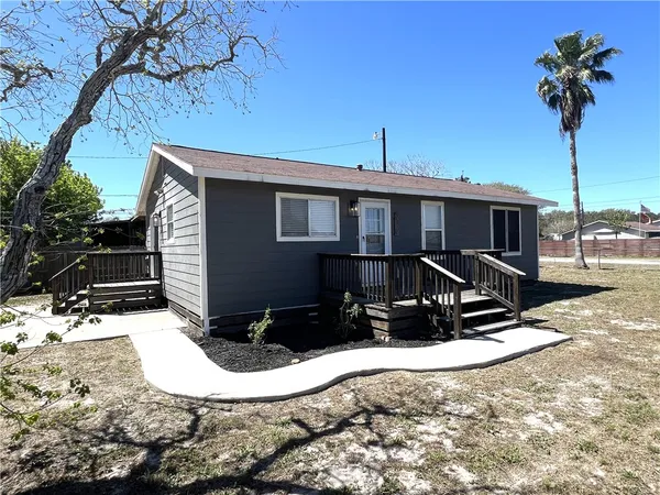 $1,800 | 3729 Lynda Lee Drive, Corpus Christi, TX 78418