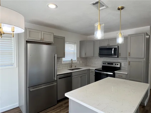 $1,800 | 3729 Lynda Lee Drive, Corpus Christi, TX 78418