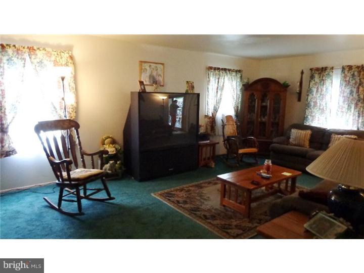 66 South Sunset Road Willingboro, NJ 08046 - Photo 3 of 15 Gallery Image 3