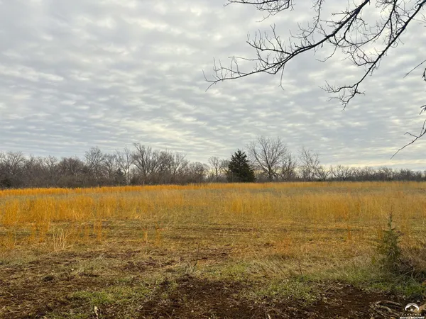 $90,000 | 900 Southeast Stanley Road, Tecumseh, KS 66542