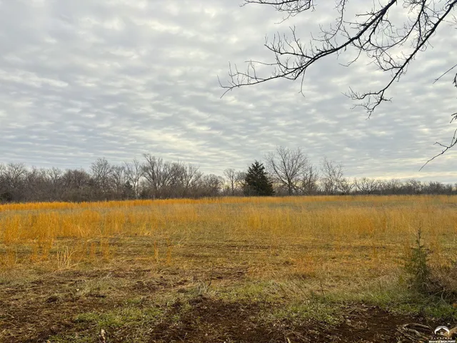 $92,500 | 900 Southeast Stanley Road, Tecumseh, KS 66542