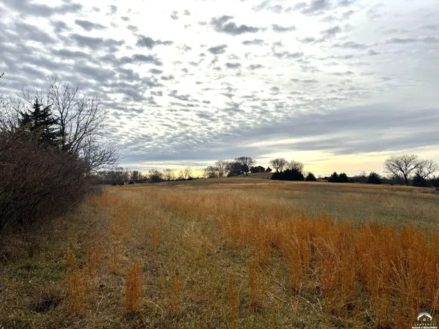 $92,500 | 900 Southeast Stanley Road, Tecumseh, KS 66542