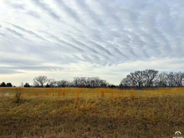 $92,500 | 900 Southeast Stanley Road, Tecumseh, KS 66542