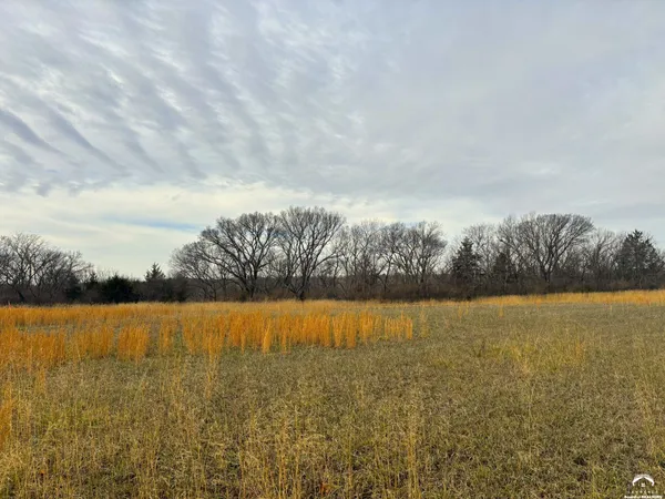$90,000 | 900 Southeast Stanley Road, Tecumseh, KS 66542