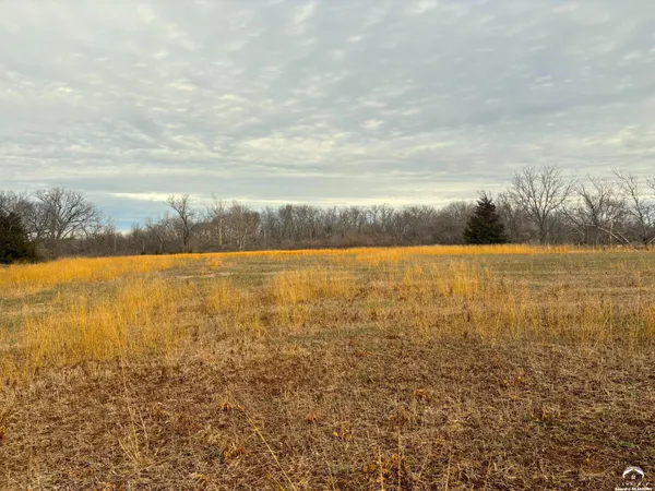 $90,000 | 900 Southeast Stanley Road, Tecumseh, KS 66542