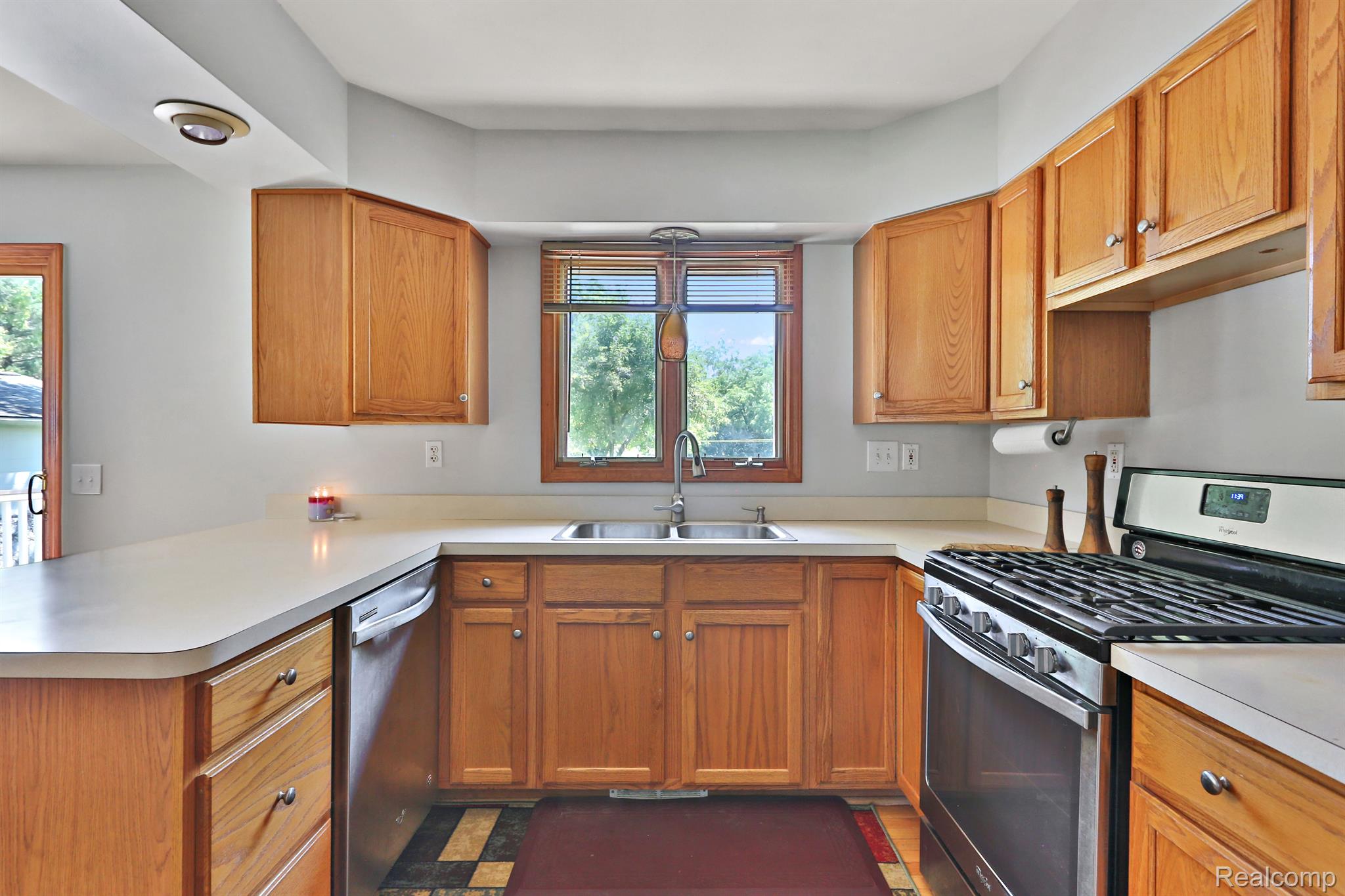 1704 Milverton Road Troy, MI 48083 - Photo 12 of 25 Gallery Image 12