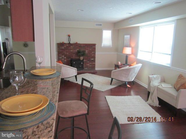 4301 Maple Road Morningside, MD 20746 - Photo 4 of 16 Family Room